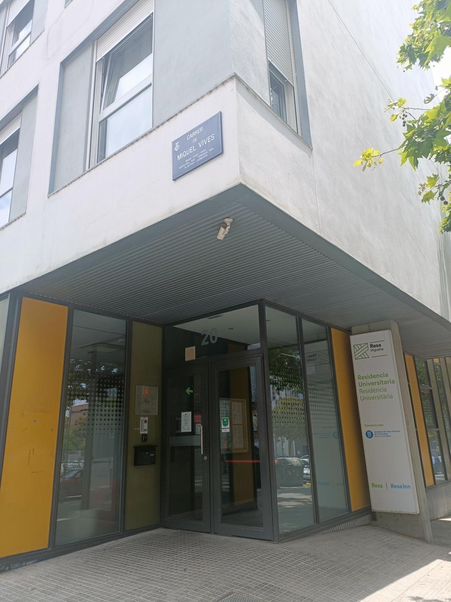 Alojamientos Universitarios Resa Hipatia Terrassa Exterior foto